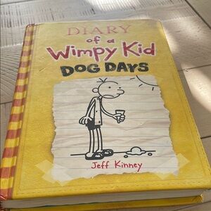 Diary of a Wimpy Kid: Dog Days Book